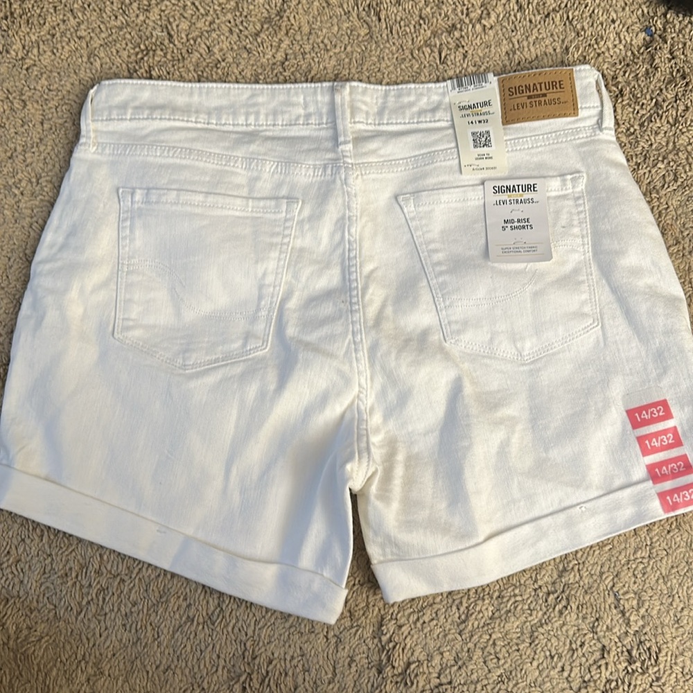 Signature By Levi Strauss White Mid Rise 5’ Shorts Size 14 - Picture 7 of 8